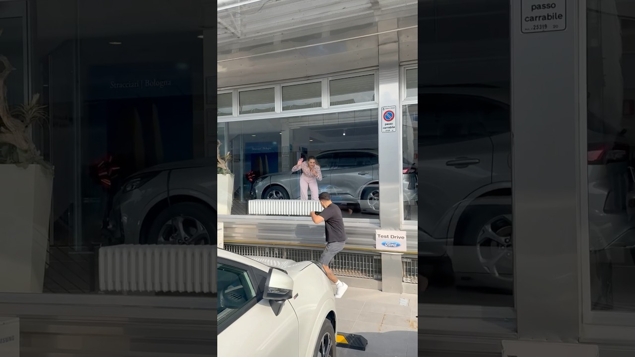 Vuoi vedere la concessionaria? 😂 #cars #comedy #funny