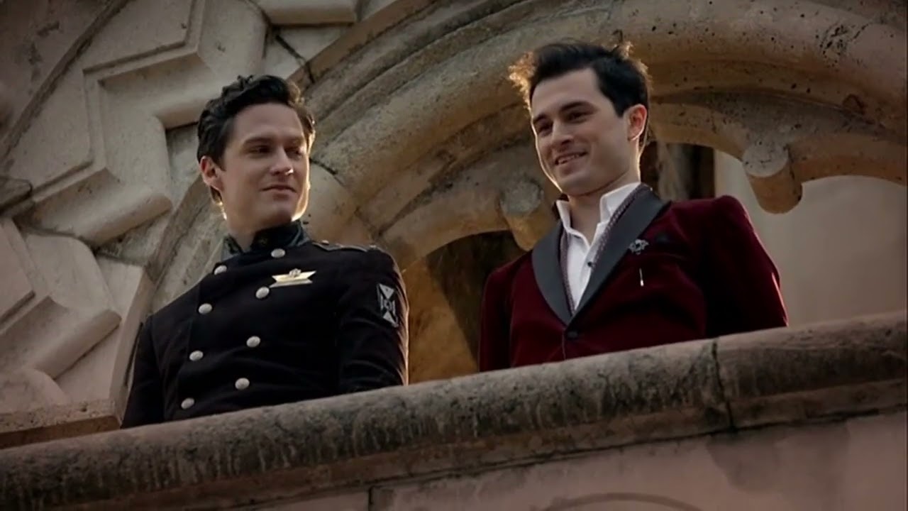 the selection unaired 2013 pilot part 4 - america arrives at the palace