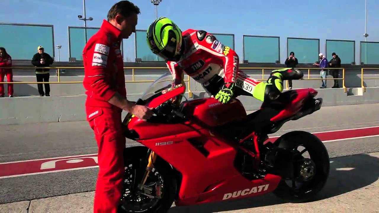 Valentino Rossi tests at Misano with Ducati 1198 Superbike    the video