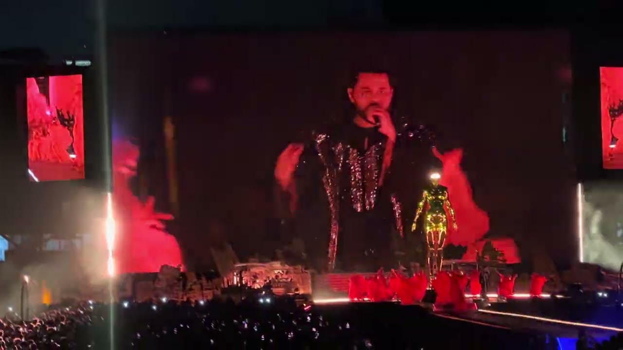 The Weeknd playing São Paulo into Until We're Skin & Bones live in Chicago 2025
