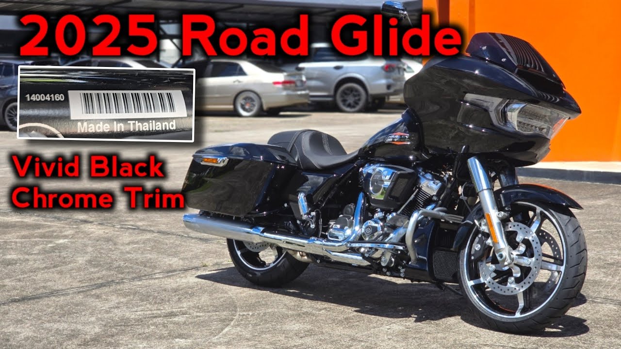 Road Glide 2025 Vivid Black Chrome Trim Walkaround Close-up details