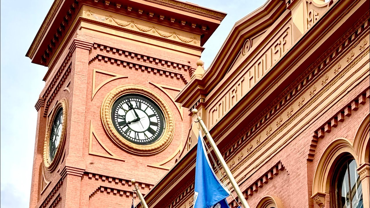 Walking tour through ALGIERS Point in New Orleans, Louisiana. 