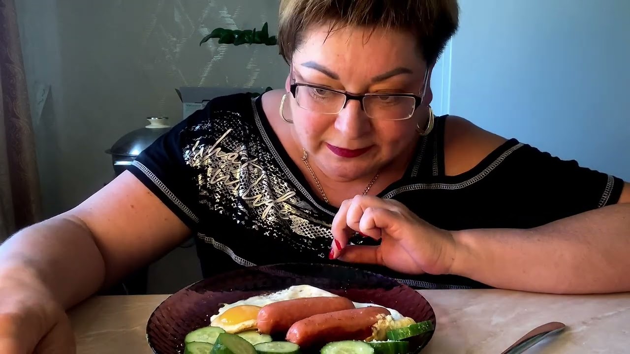 Все просто и вкусно/Мукбанг сосиски и яичница