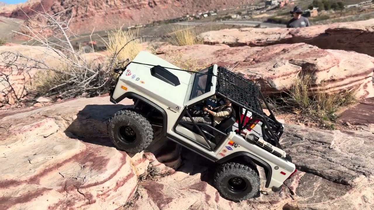 Crawl Day Tuesday Ep.30#axial #rccrawl #classicbronco 