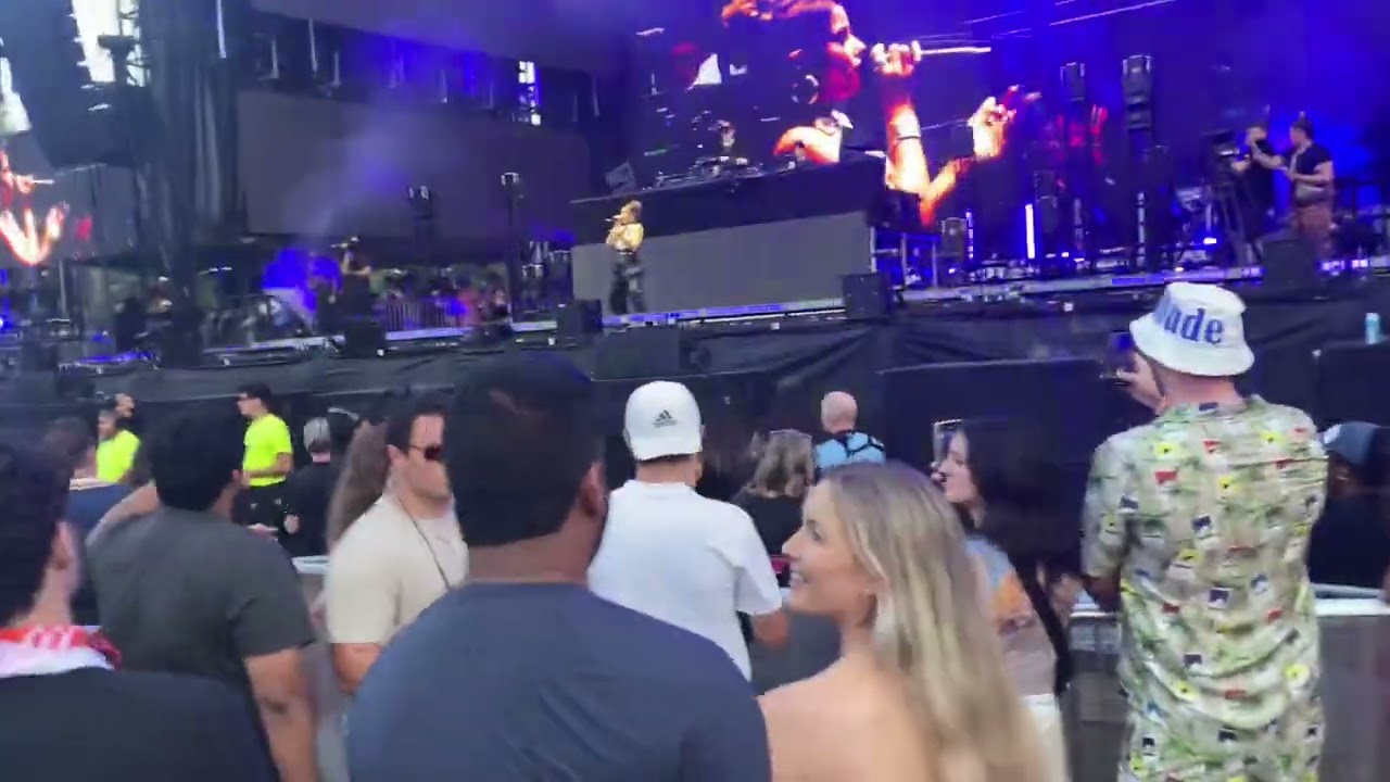 Nelly Furtado - Dom Dolla - (LIVE at Lollapalooza Chicago) @NellyFurtado  @DomDolla