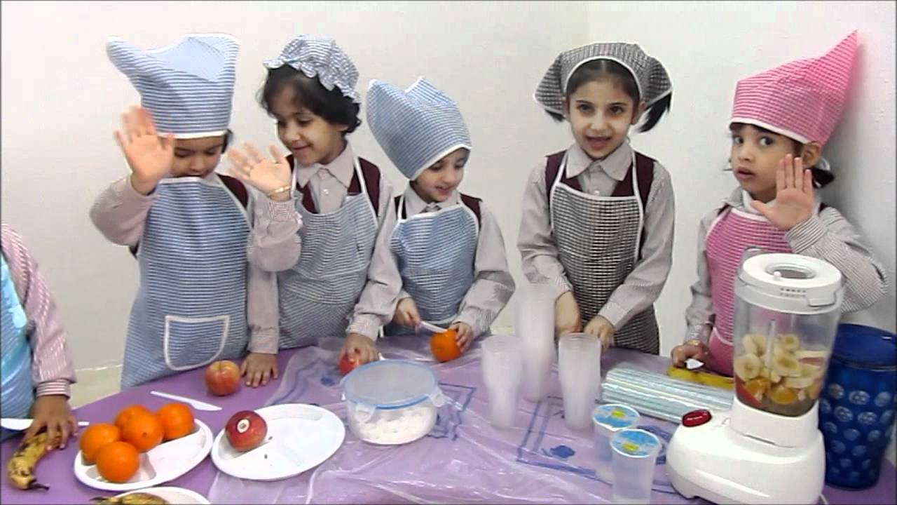 نشاط براعم النور 2 طبق مع الطفله