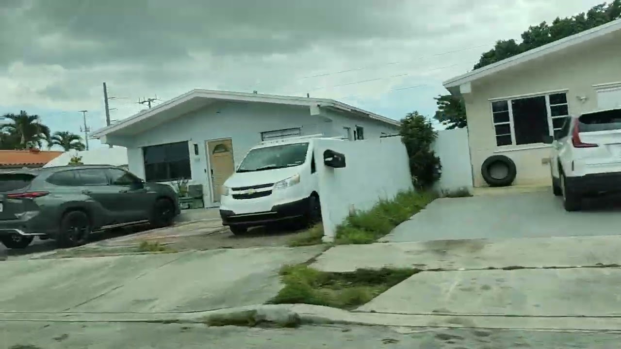 W 32 STREET MIAMI
