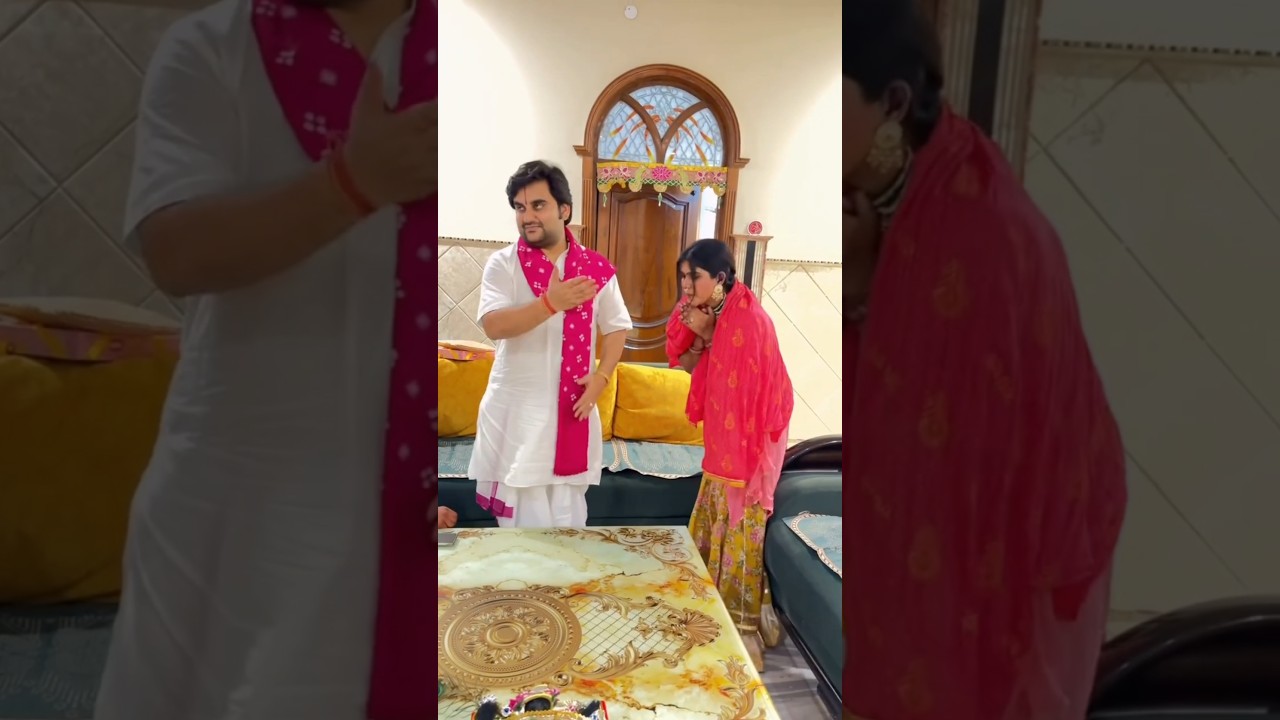 Respected Indresh Ji Maharaj 🙏🌹 Indresh Upadhyay Ji with Beautiful Wife Shipra Ji #shorts #youtub...