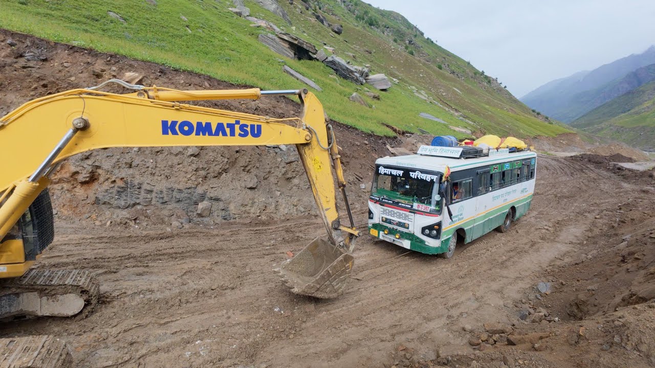 Himalayan Bus Recovery With an Excavator