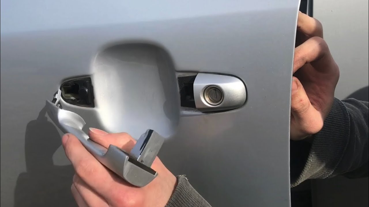 replace a “broken” hyundai 82651-3k000 DOOR HANDLE assembly