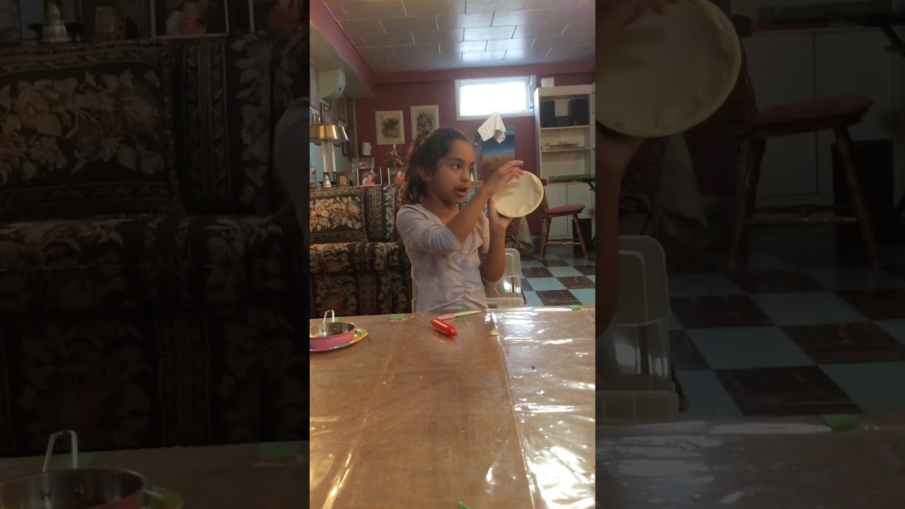 Mika bakes a pie