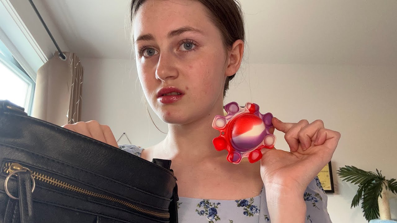 ASMR: La peste au fond de la classe fouille dans ton sac à main🙄🤔