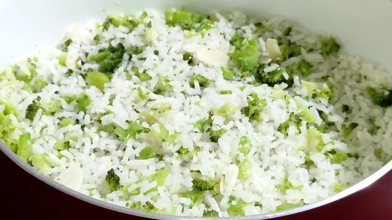 SOLTINHO E DELICIOSO! COMO FAZER ARROZ COM BRÓCOLIS VERDINHO