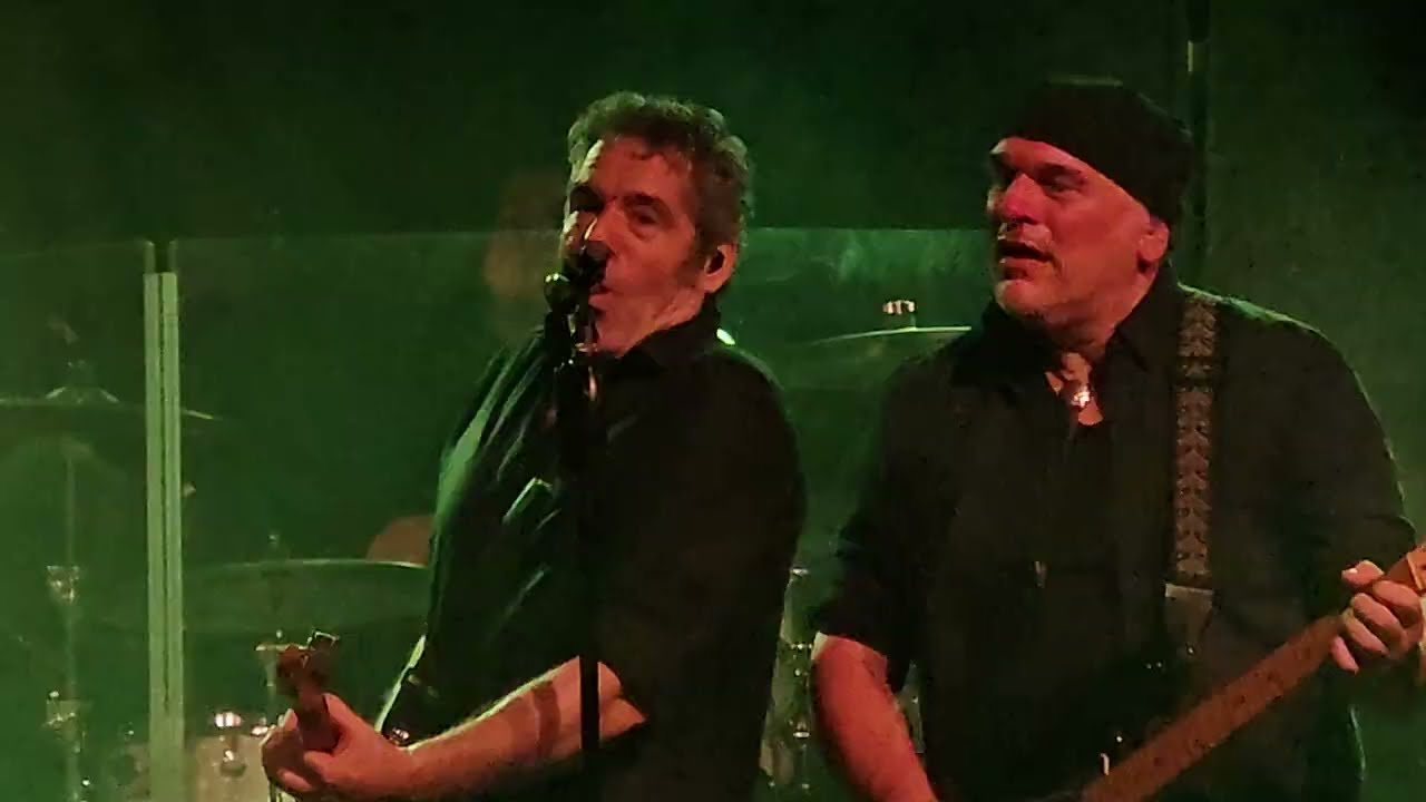 Bruceband speelt in Bakhuizen.