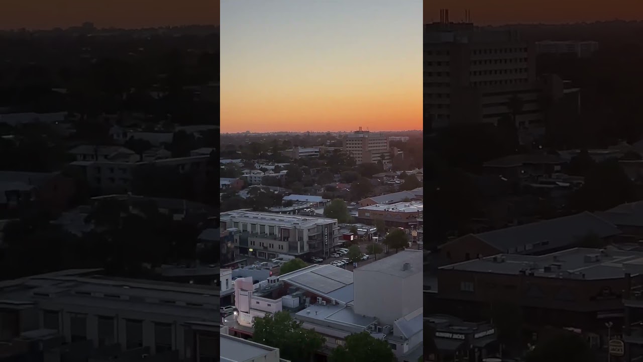 When the sky becomes an artist &mdash; a yellow circle over Perth