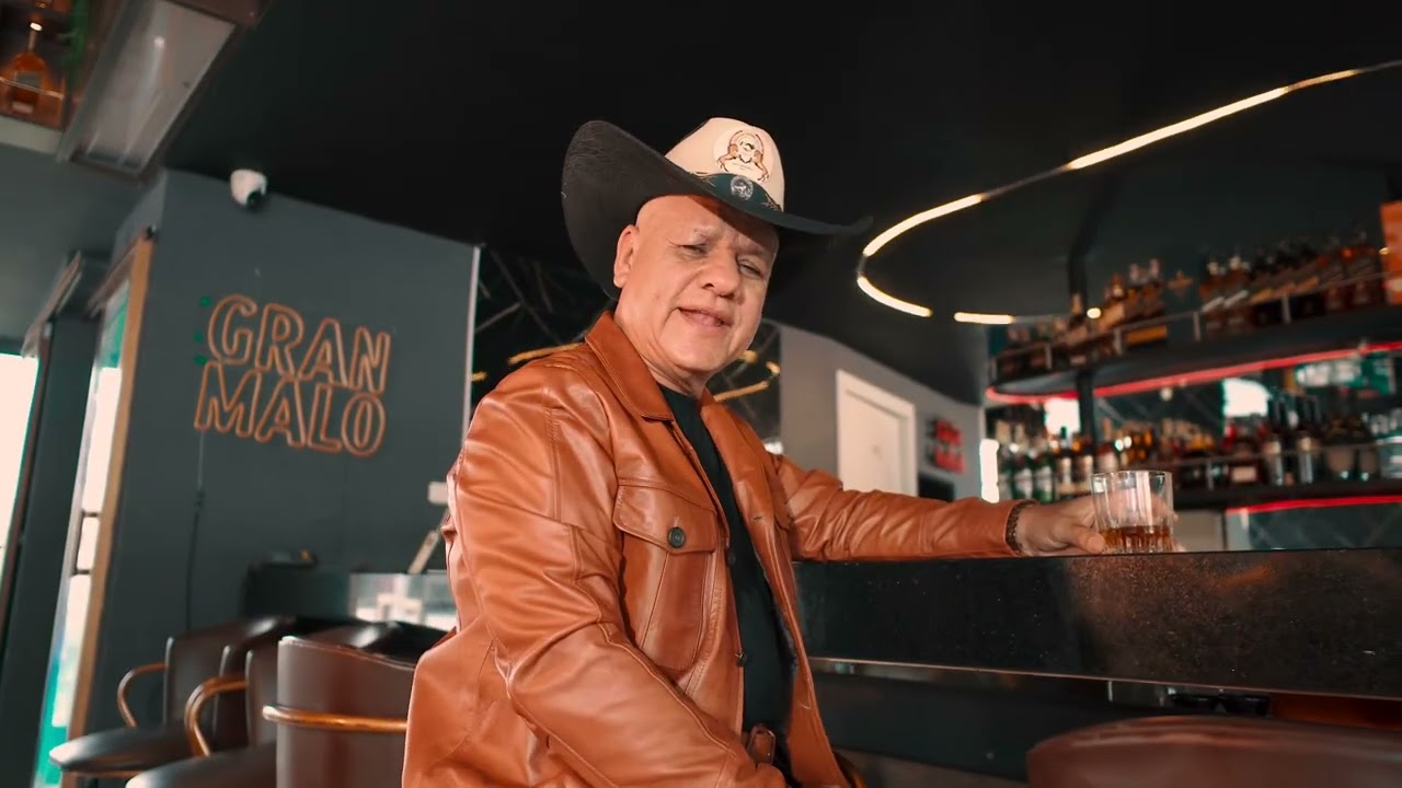 BORRACHO EN LA ESQUINA Mariachi Zamora