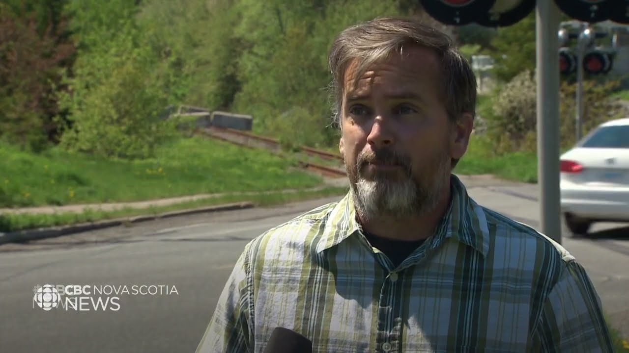 Cape Bretoners call for repairs to crumbling rail line