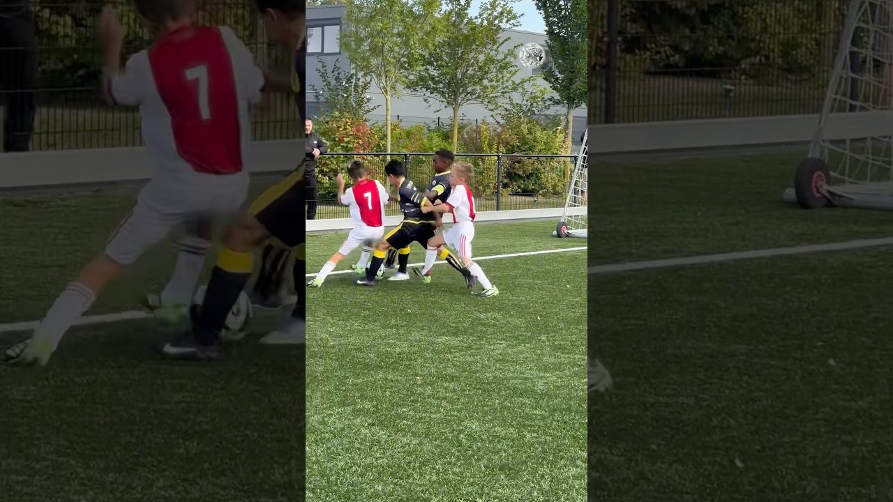 Ajax Under-10s in action today! ⚪️🔴⚪️