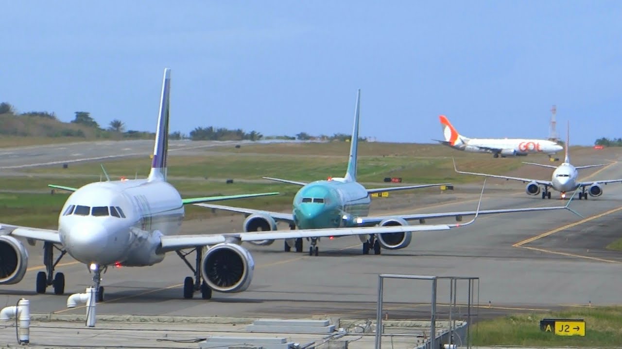 Movimento Fantástico no Aeroporto de Salvador - Pousos e Decolagens incríveis ✔
