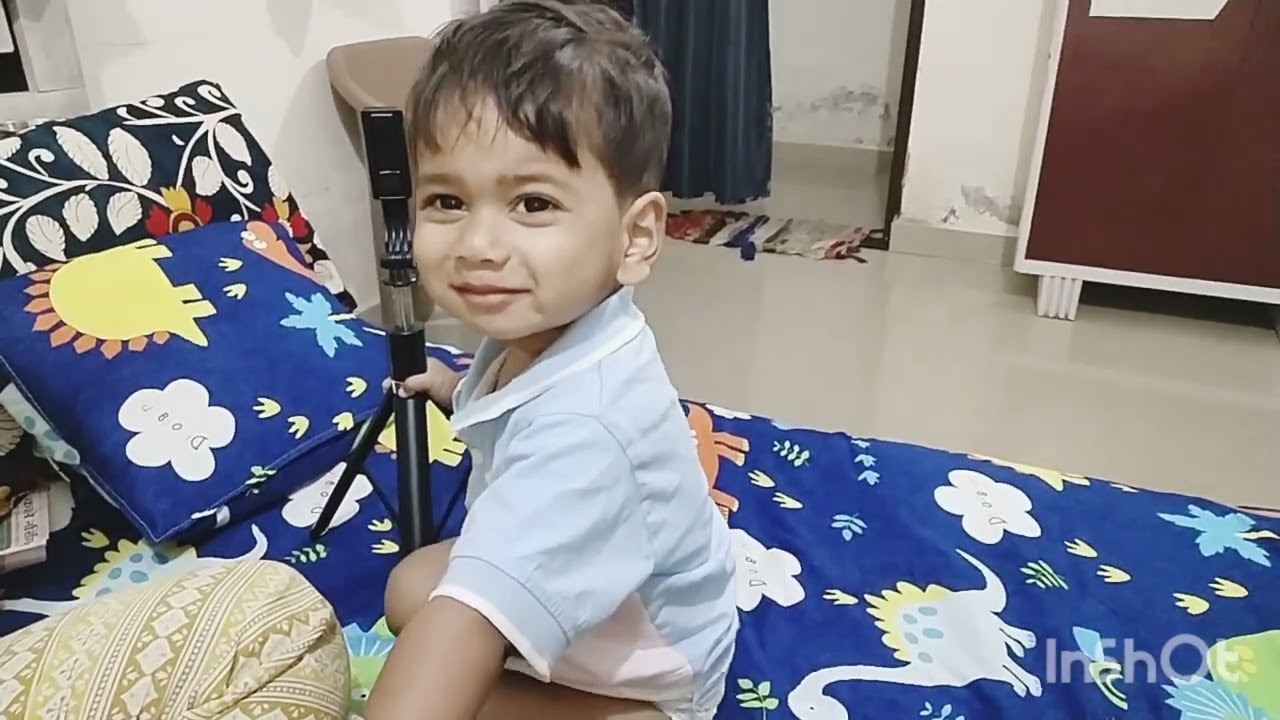 Koi aaya h aaj.🤔#minivlog #momlife #cutebaby#familychannel 