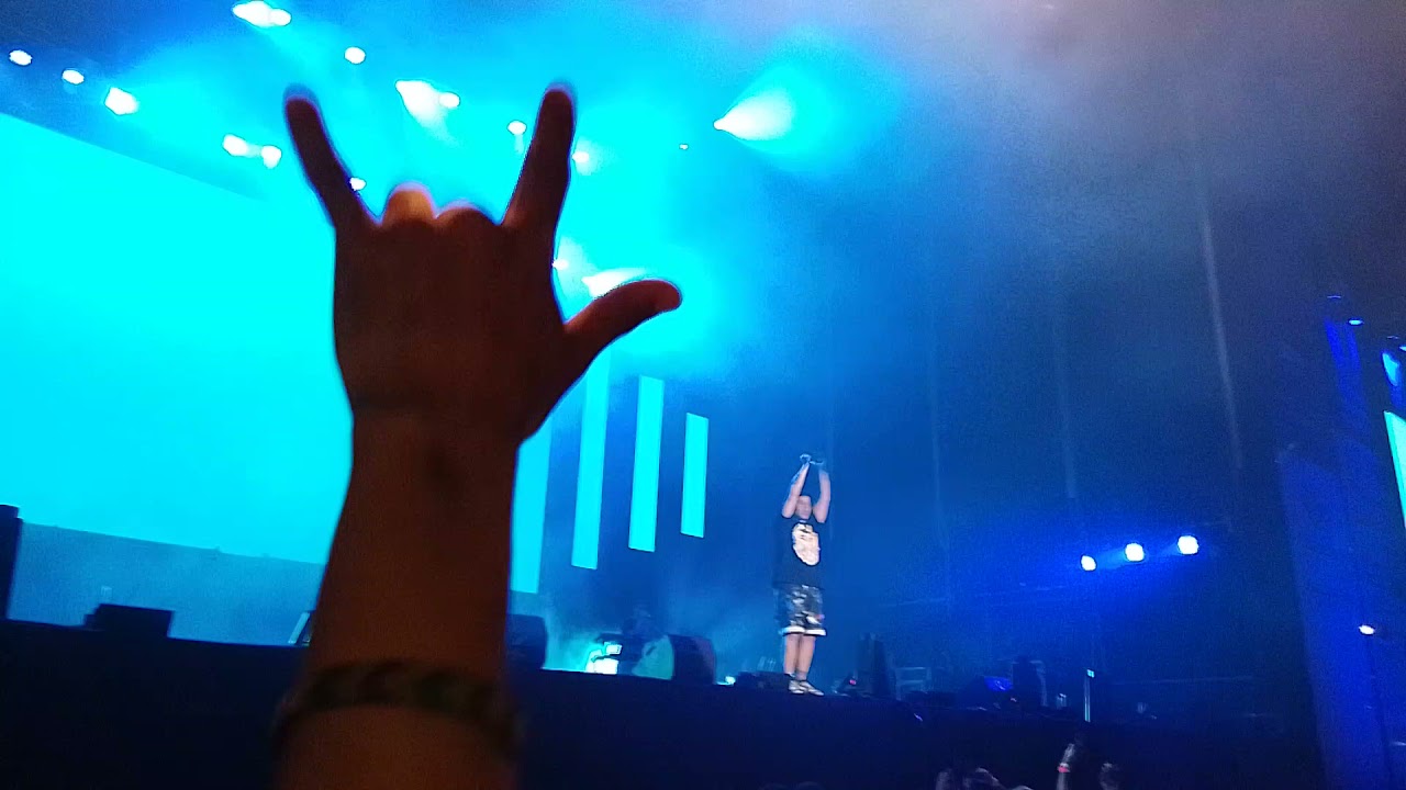 Duko-Sudor Y Trabajo - Expo escobar