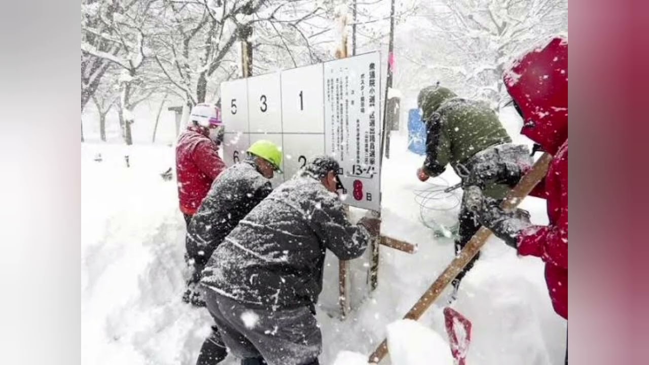 厄介者を逆手に積雪に上がって街頭演説、ポスター掲示板は雪にすっぽり…北国は「雪と寒さ」も難敵
