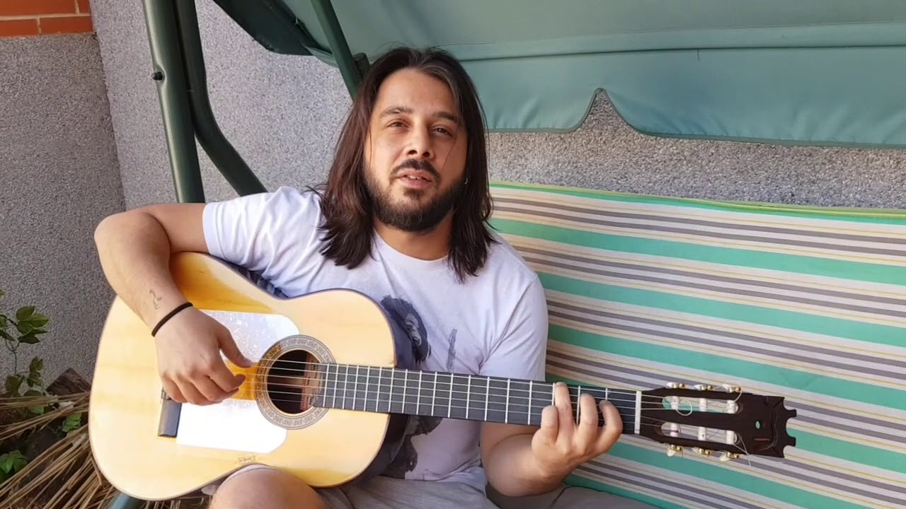 Carlos Carmona Probando las Guitarras de Juan Ramon Jimenez. Madrid