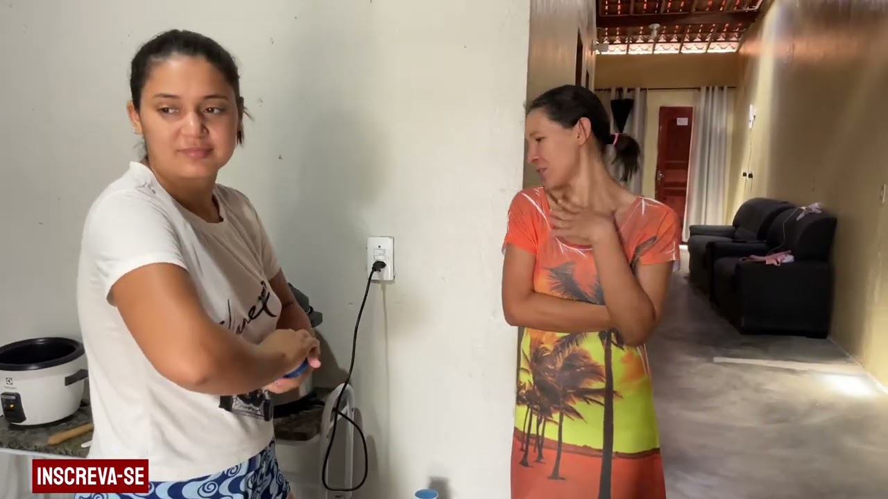 Sara deu mole claudinha se deu bem