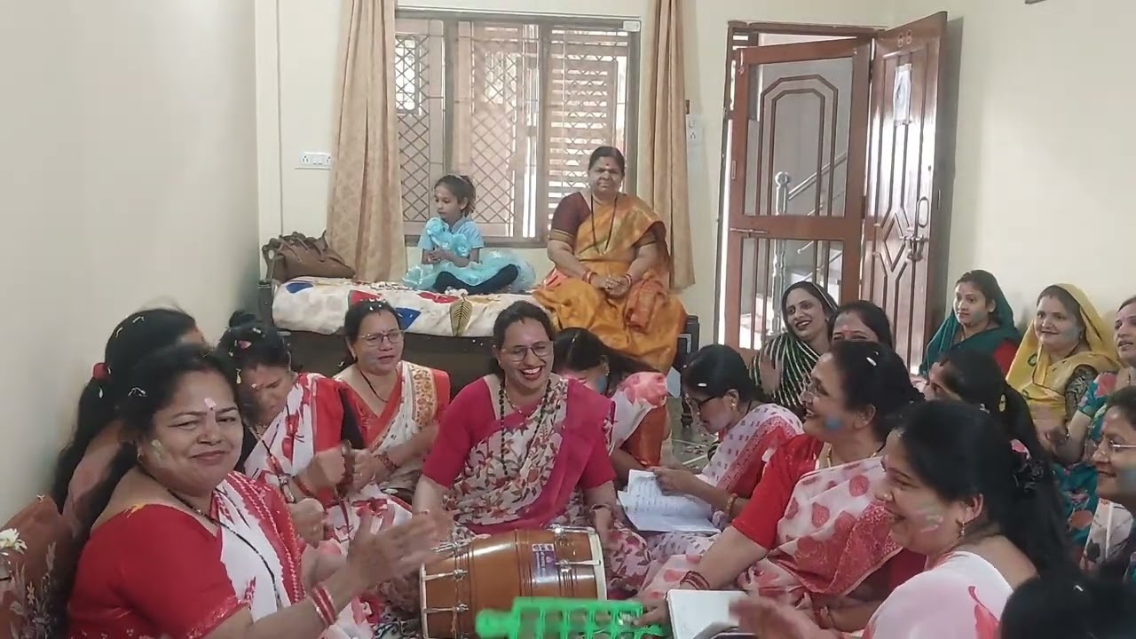 #Holi hai # ❤️bahut hi Sundar Holi hai Holi khelne ke liye ja rahi Sakhi @bansuri bhakti geet9785 ..