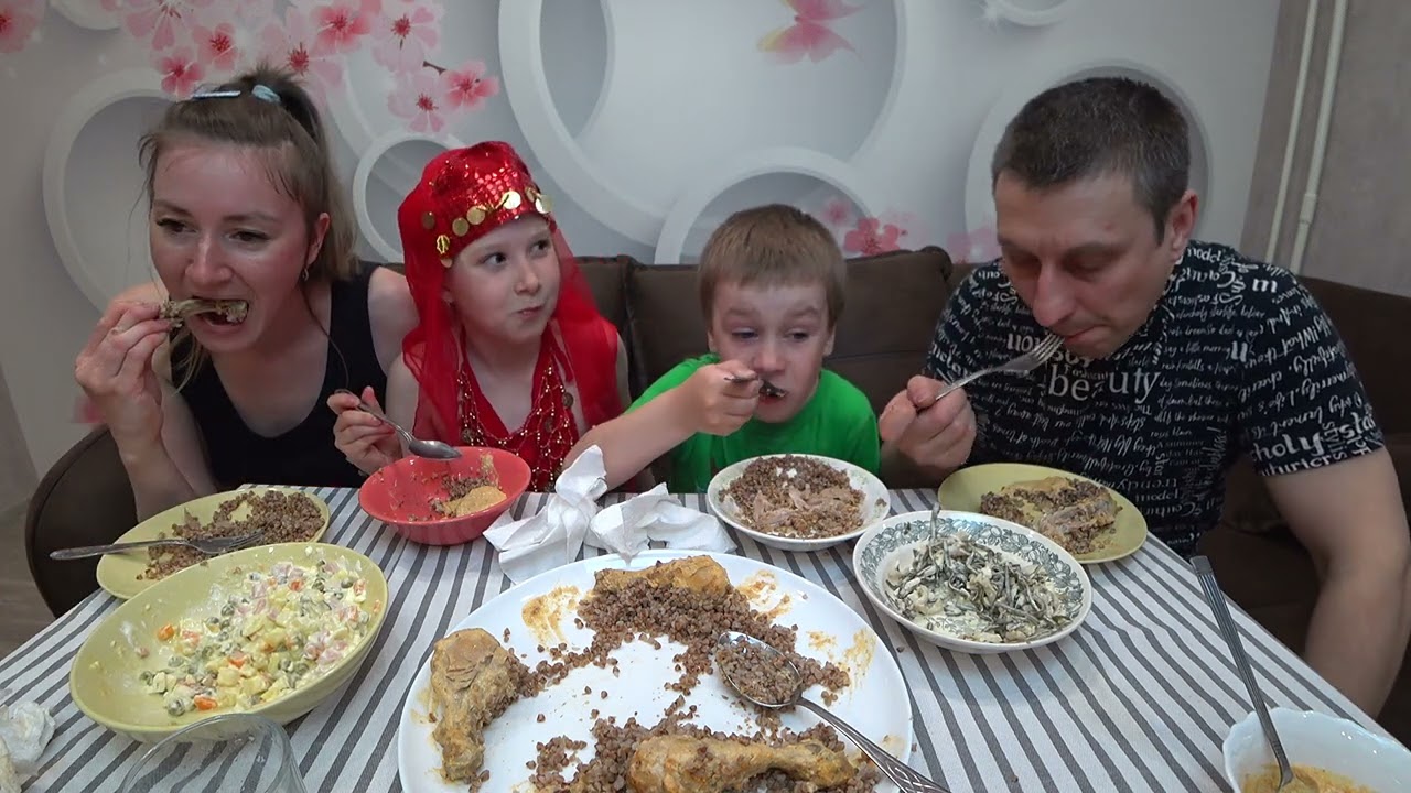 МУКБАНГ КУРИНЫЕ НОЖКИ С ГРЕЧКОЙ | MUKBANG CHICKEN LEGS WITH BUCKWHEAT #мукбанг #mukbang