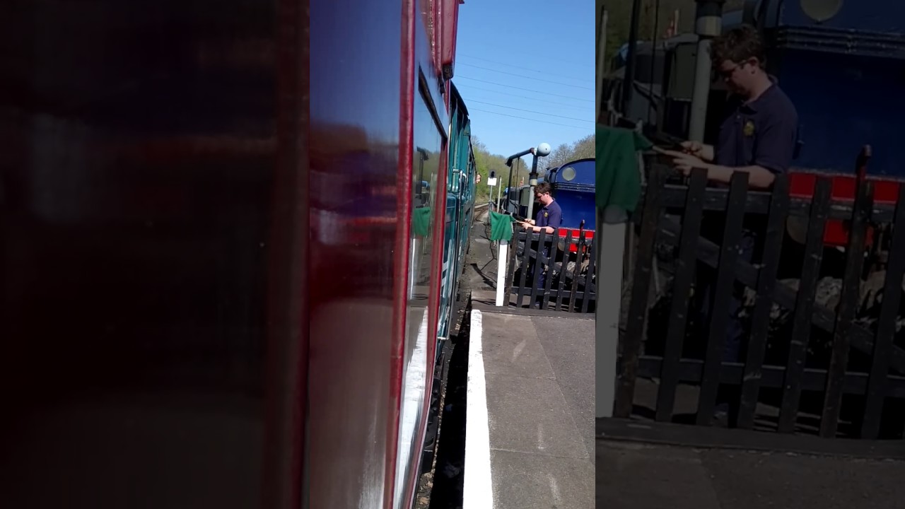 31101 leaving Bitton station with lots of thrash.