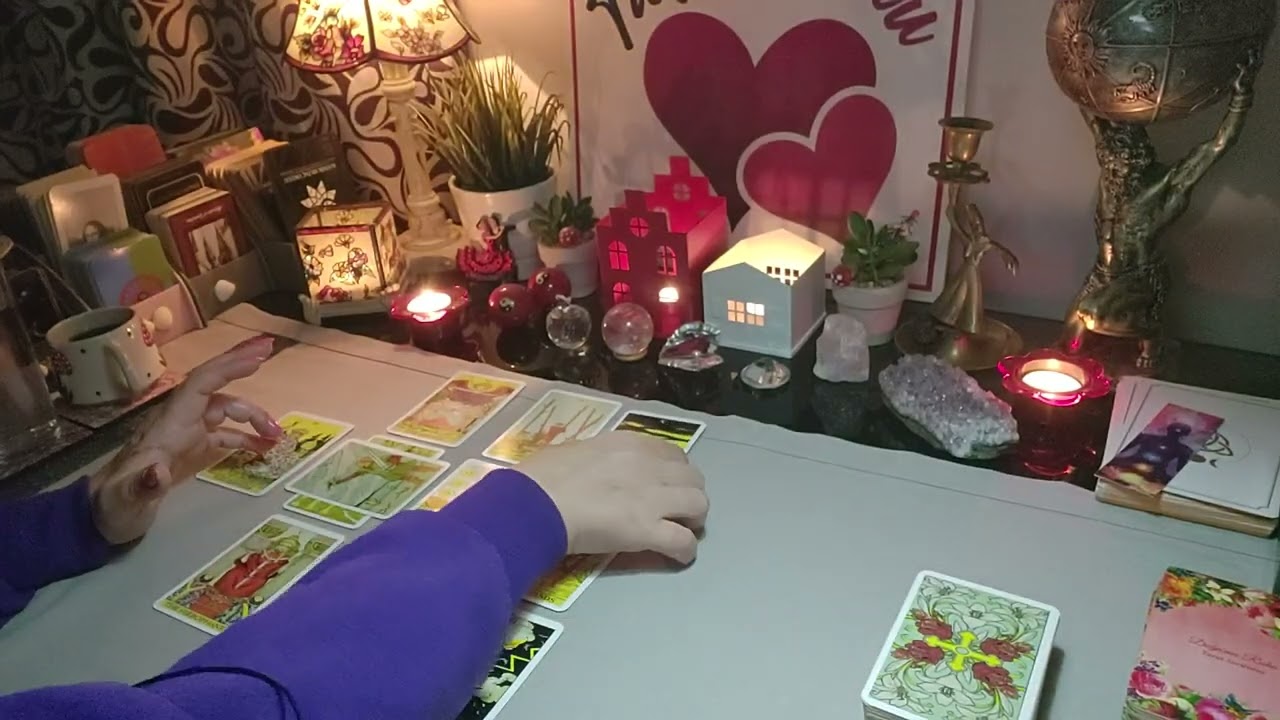 Ona Sorular Sordum🔮💫Hiç Özeleştiri yapıyor mu? Kendinin Farkında mı? Değişir mi?💫🔮 KELT AÇILIMI 