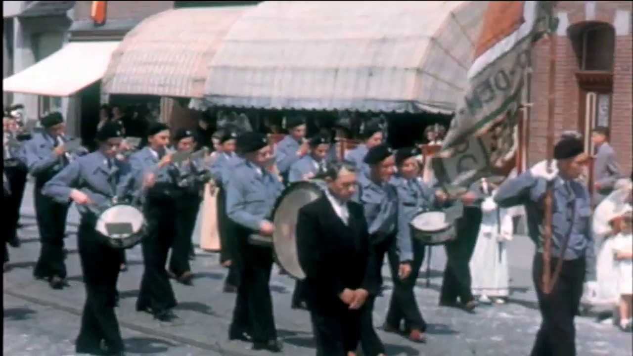 Heist-op-den-Berg / fanfare Moed & Volharding in de processie 1958