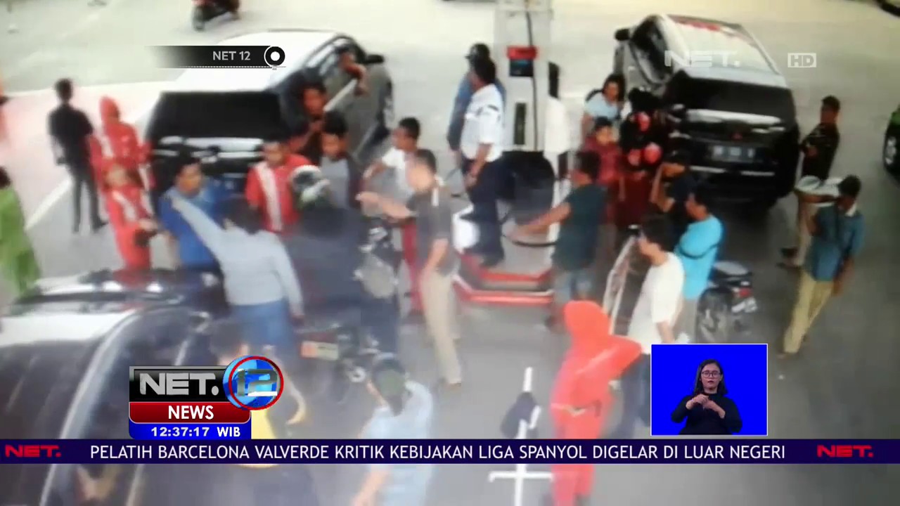 Tak Terima Ditegur,Oknum TNI Tendang Wanita Pegawai SPBU-NET12