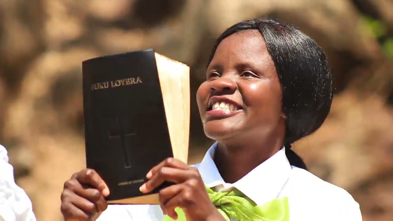 ST  PETERS NTENJE CHOIR 1 -  NDINE MKHRISTU WENIWENI ( GLORY MEDIA )