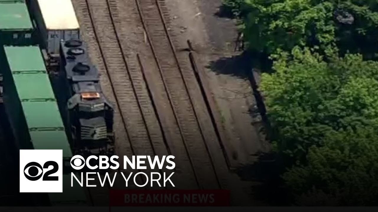 Freight train brings down wires in Elizabeth, N.J.