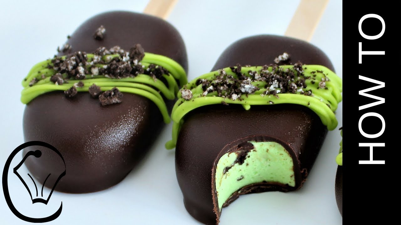 Eggless Cheesecake Popsicles - Peppermint Cookies and Cream by Cupcake Savvy's Kitchen