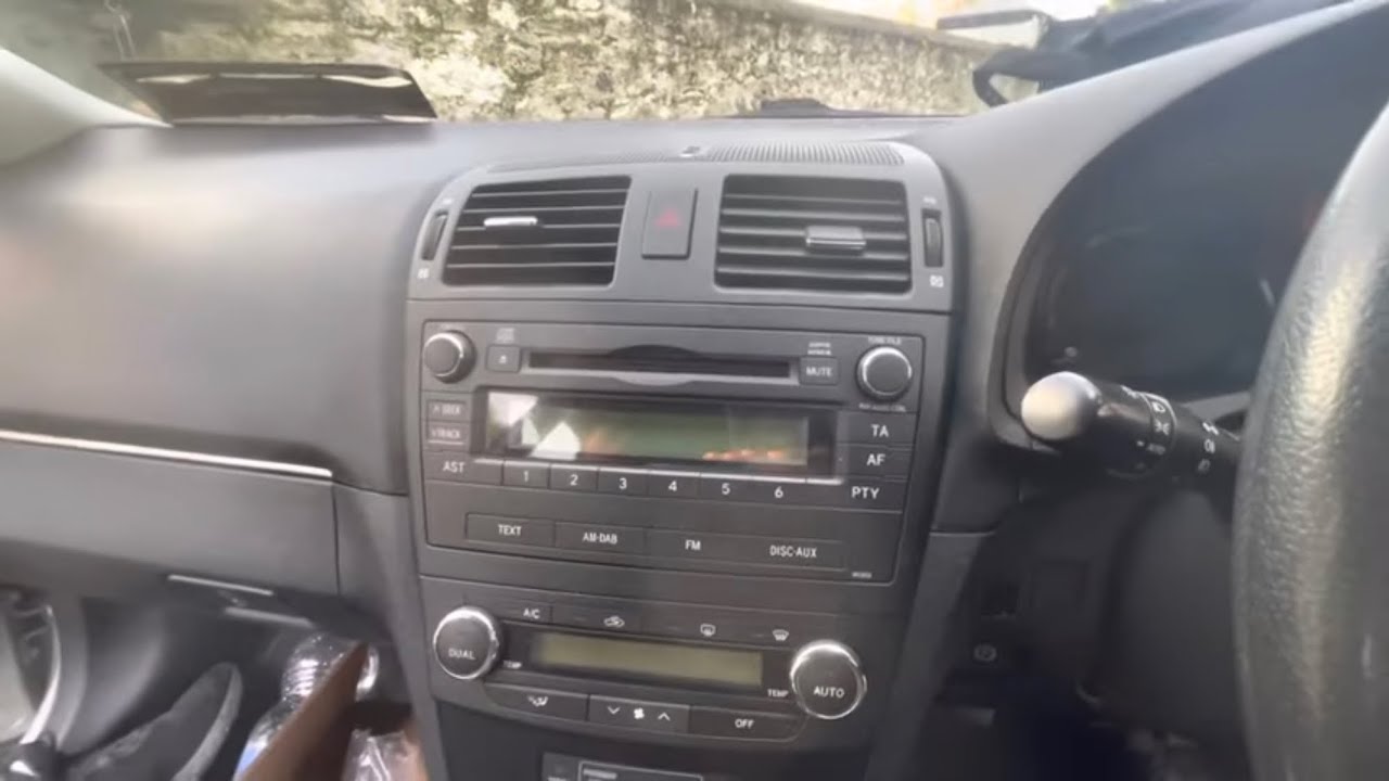Toyota Avensis T270, car stereo removal, 2008 to 2015.