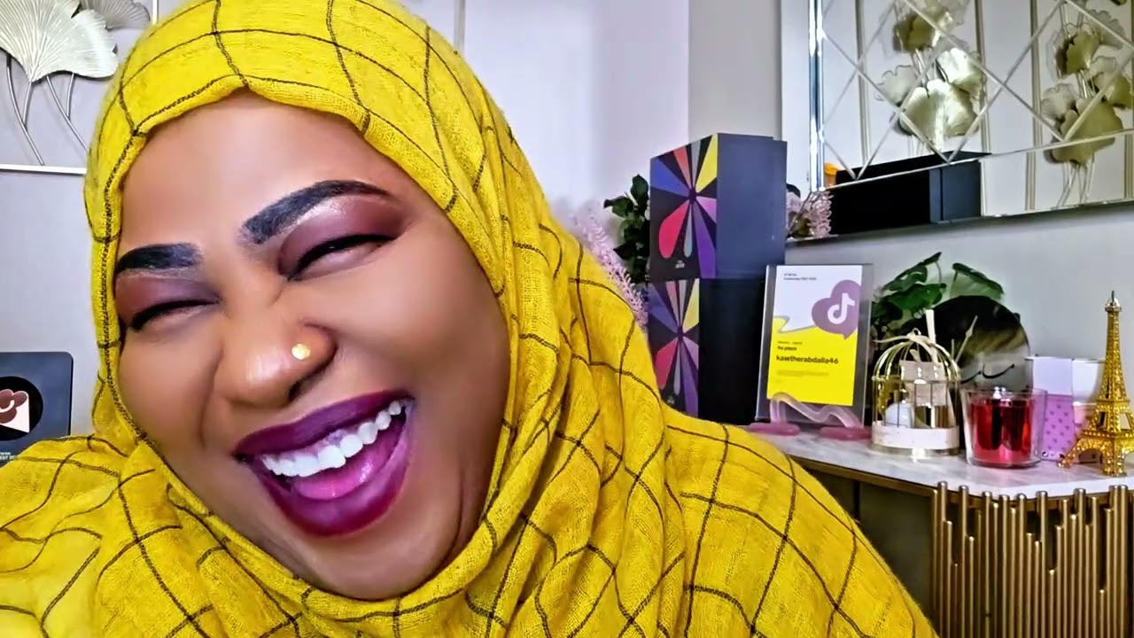 دقت ل حبيبها تلفون ما رد مشت تلبت ليهو في بيتهم بالحيطة وعاد كووور من الشافتو