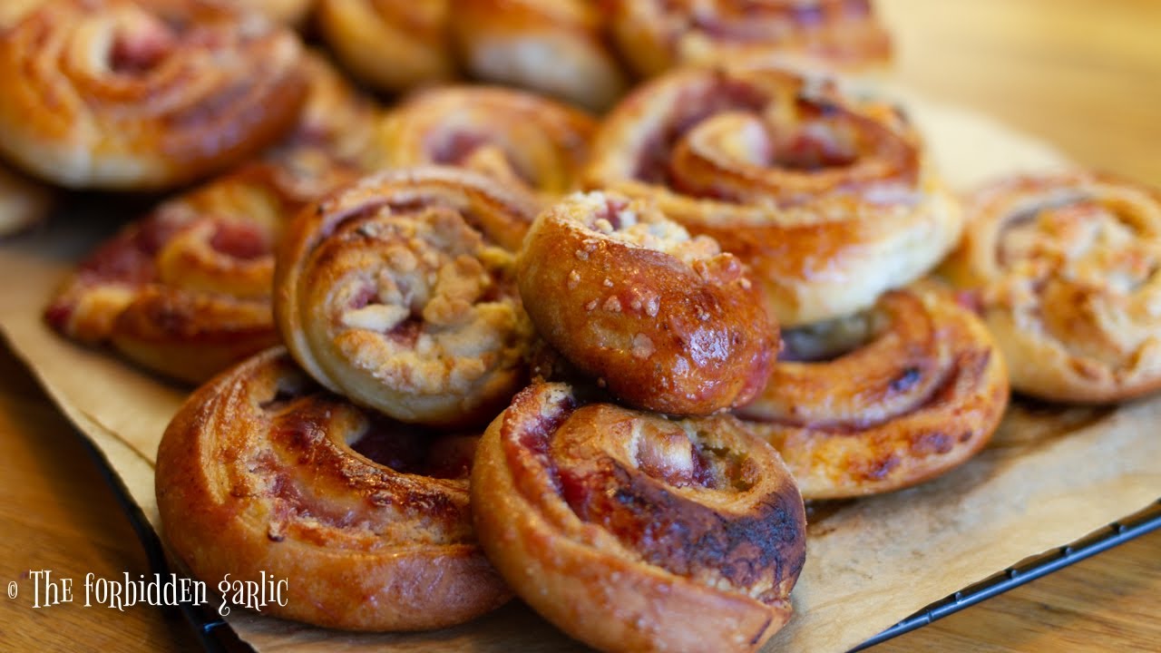 Rhubarb Cardamom Buns
