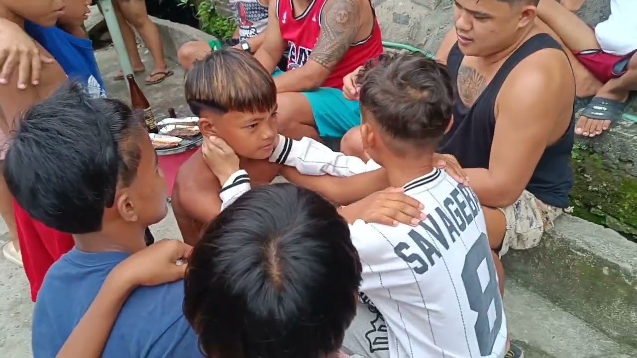 Masaya ang mga bata kapag may nagpapalaro 