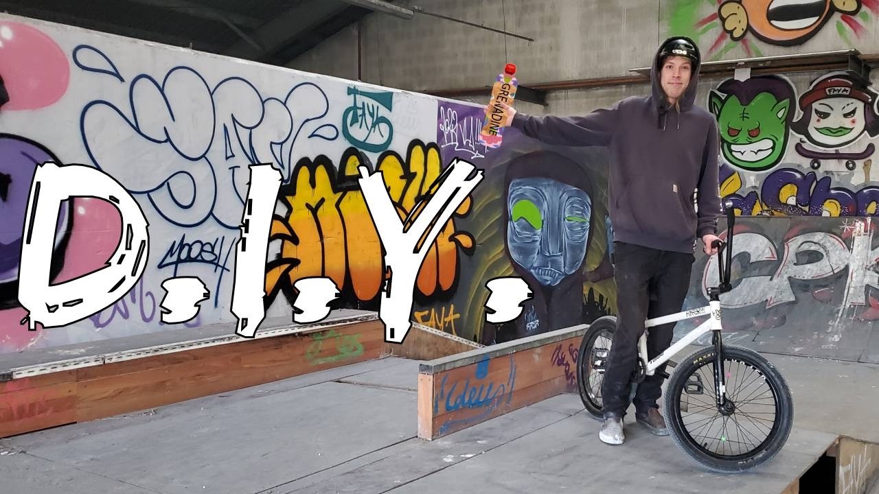 Un SKATEPARK CACHÉ dans un HANGAR ABANDONNÉ ?!