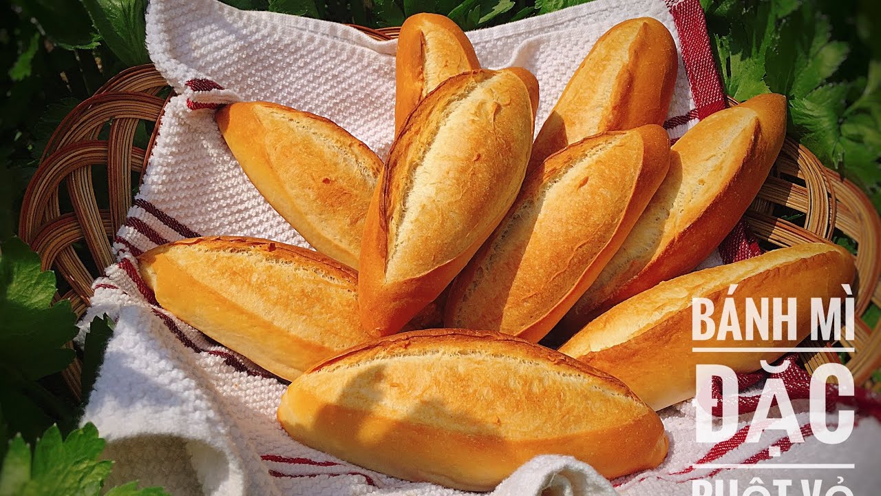 Bánh Mì  Việt Nam đặc ruột vỏ mỏng thơm bơ .