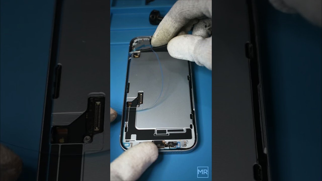 iPhone 15 screen replacement📱🔨 #fyp #phonerepair #phoneshop #pov #mobilerapid