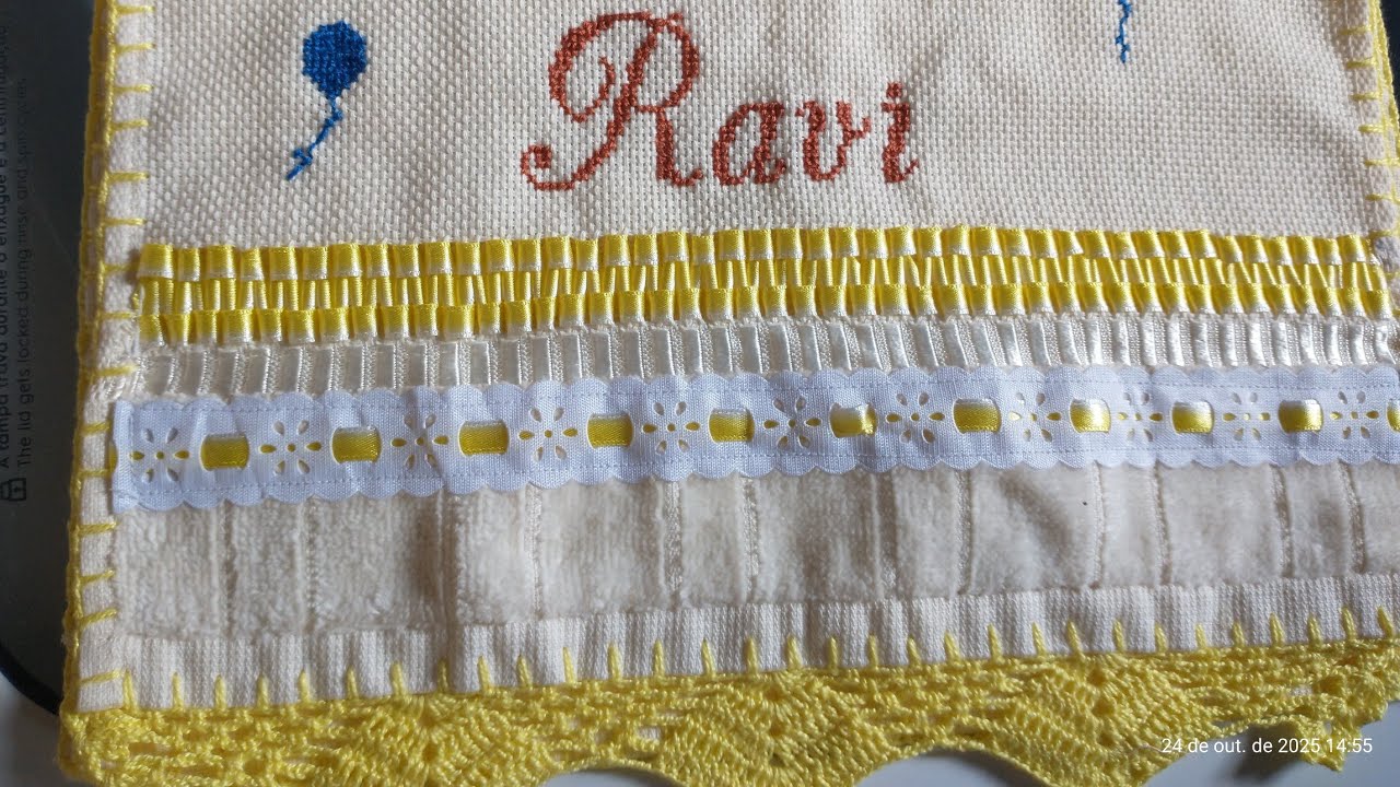 Você precisa ver essas encomendas! Toalhinha bordada, cachecol e pano de prato 🥰