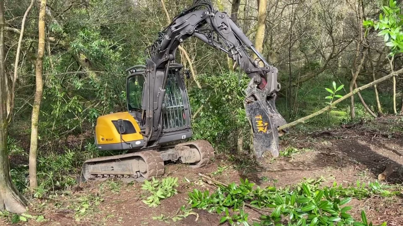 Graham Sandercock and his amazing Mecalac 8MCR