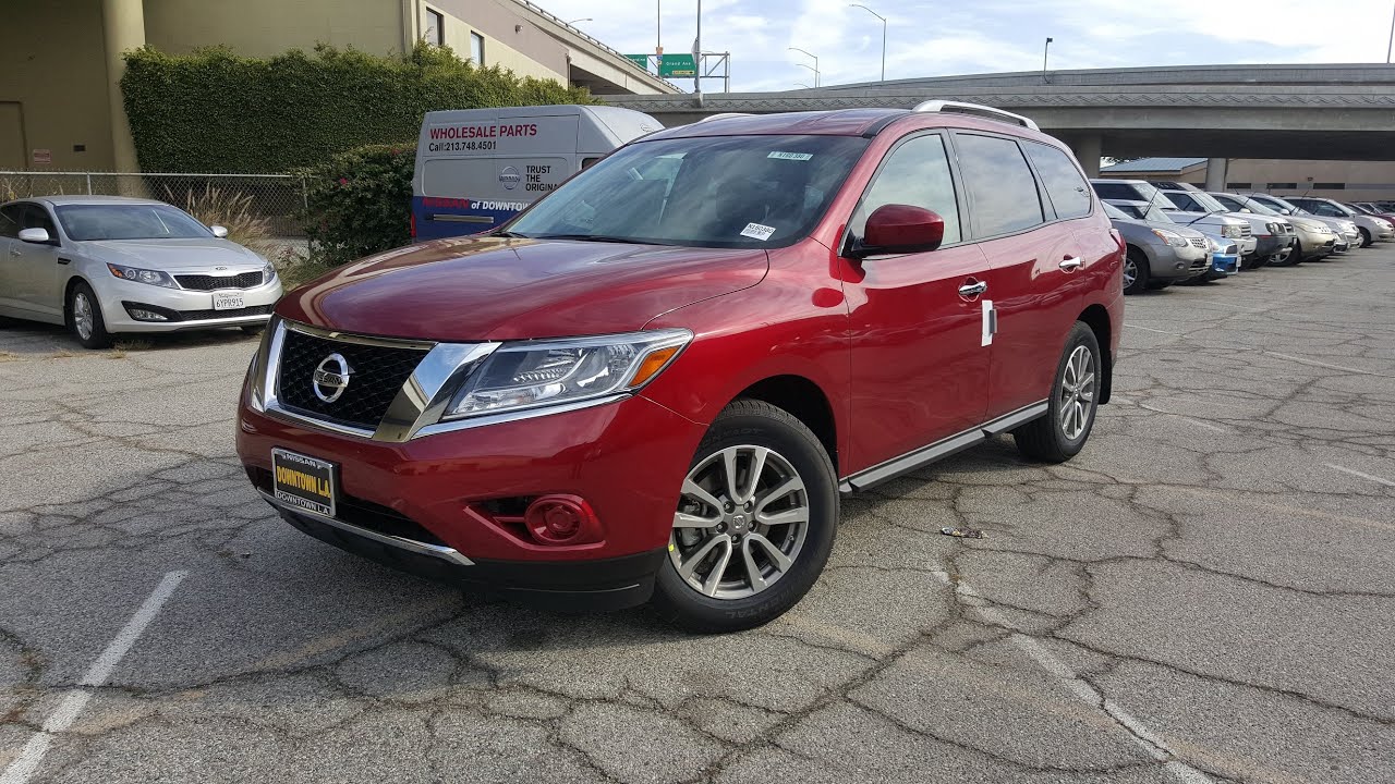 Обзор и тест-драйв Nissan Pathfinder S 2016 года выпуска