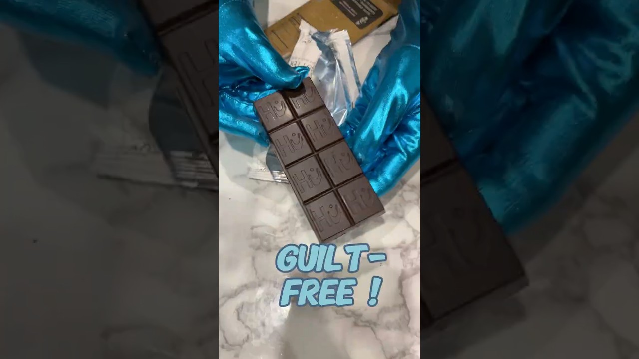 Dietitian Reviews the PERFECT CHOCOLATE BAR !!