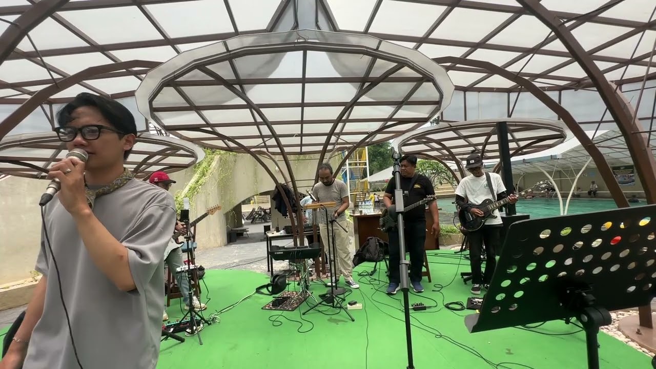 Sisi Kiri gig at Main Air Waterpark (Soundcheck)