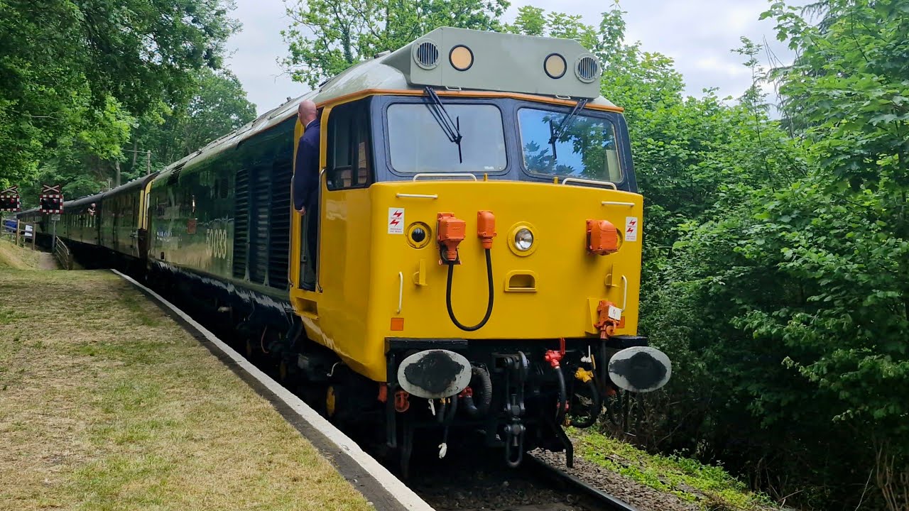 50033 Glorious (1 Tone) Eases Into Northwood Halt (17/05/2025)